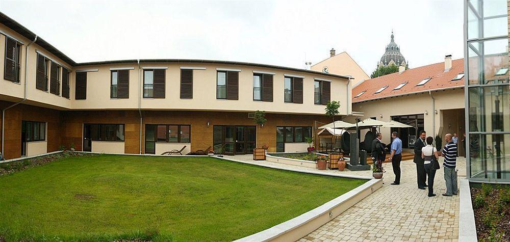 Szent János Hotel Szeged Exterior foto
